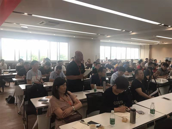 第九期《飼料效益提升與技術(shù)創(chuàng)新班》探討飼料企業(yè)轉(zhuǎn)型升級(jí)之路！